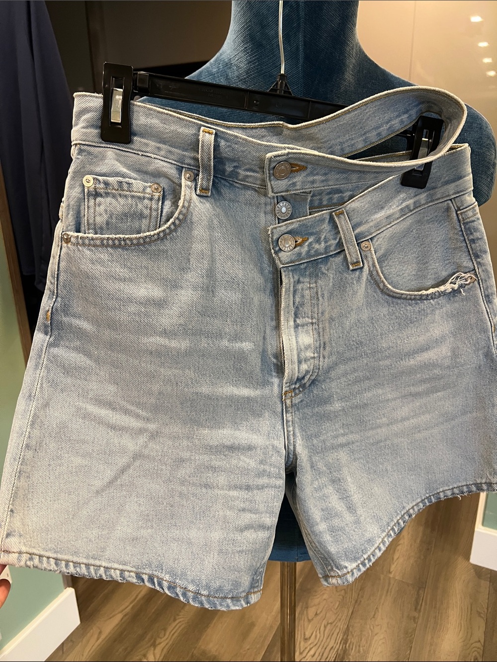AGOLDE Light Wash High-Rise Denim Shorts - Picture 5 of 5